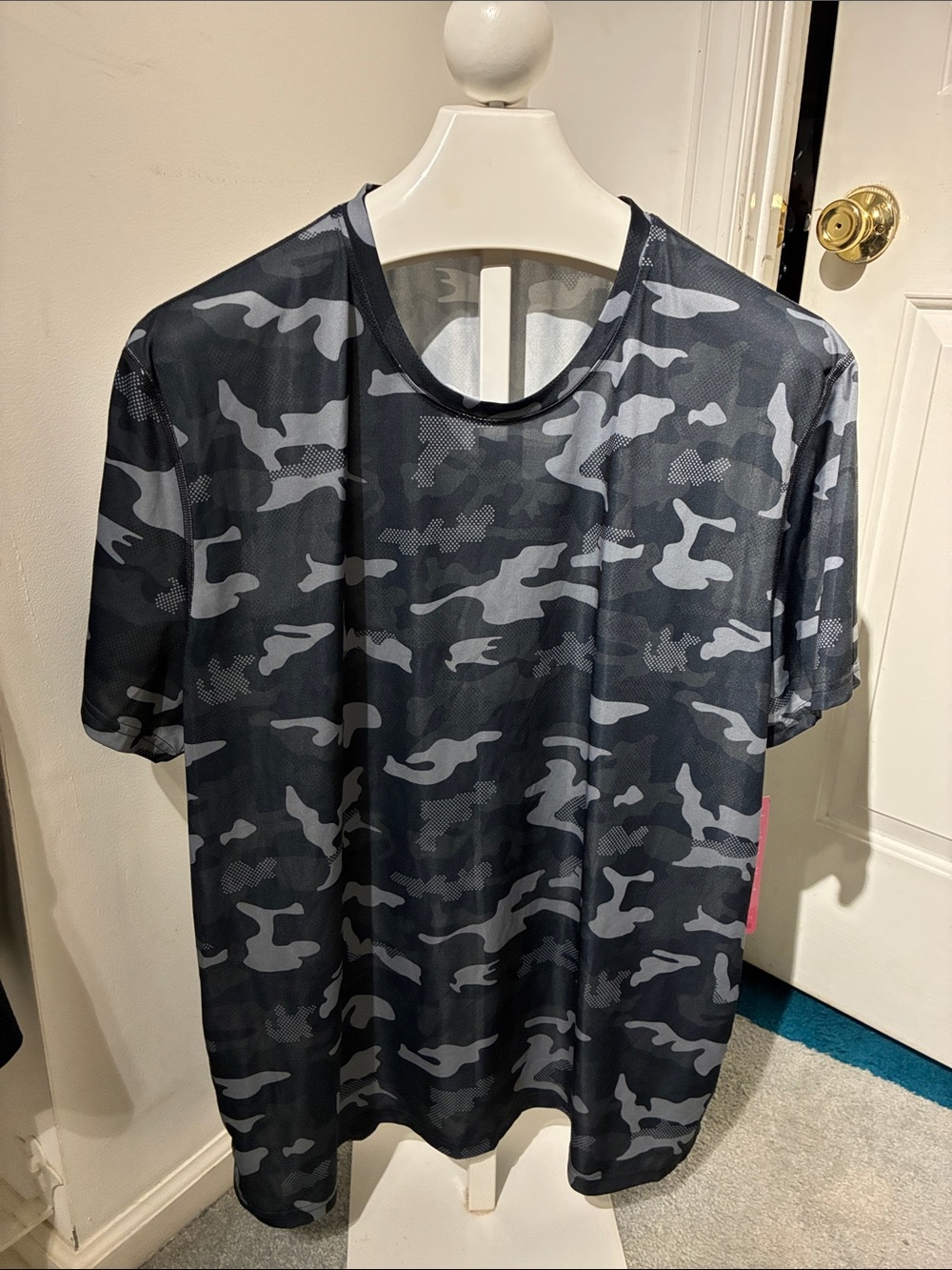 Ideology Mens BCRF Family Strong Black & Gray Camo Performance Tee
